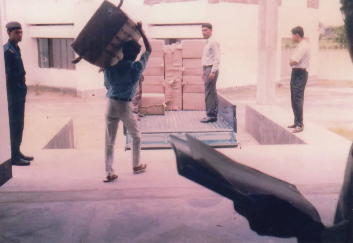 Made in Bangladesh, 1990